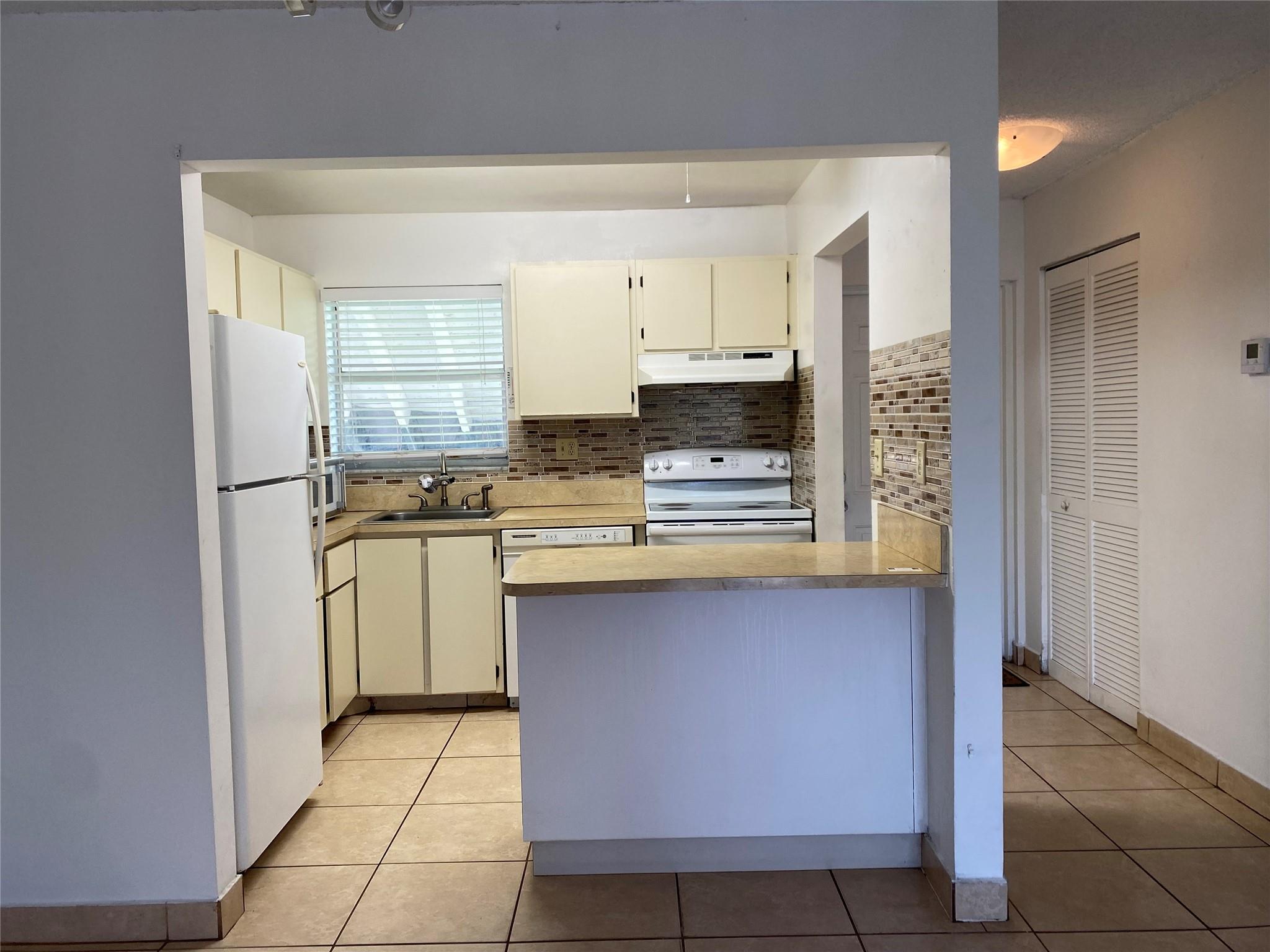 Villa Nova Condominiums - Residential Lease