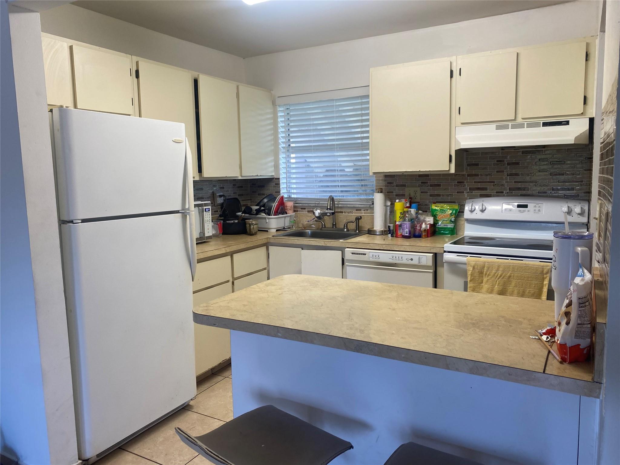 Villa Nova Condominiums - Residential Lease