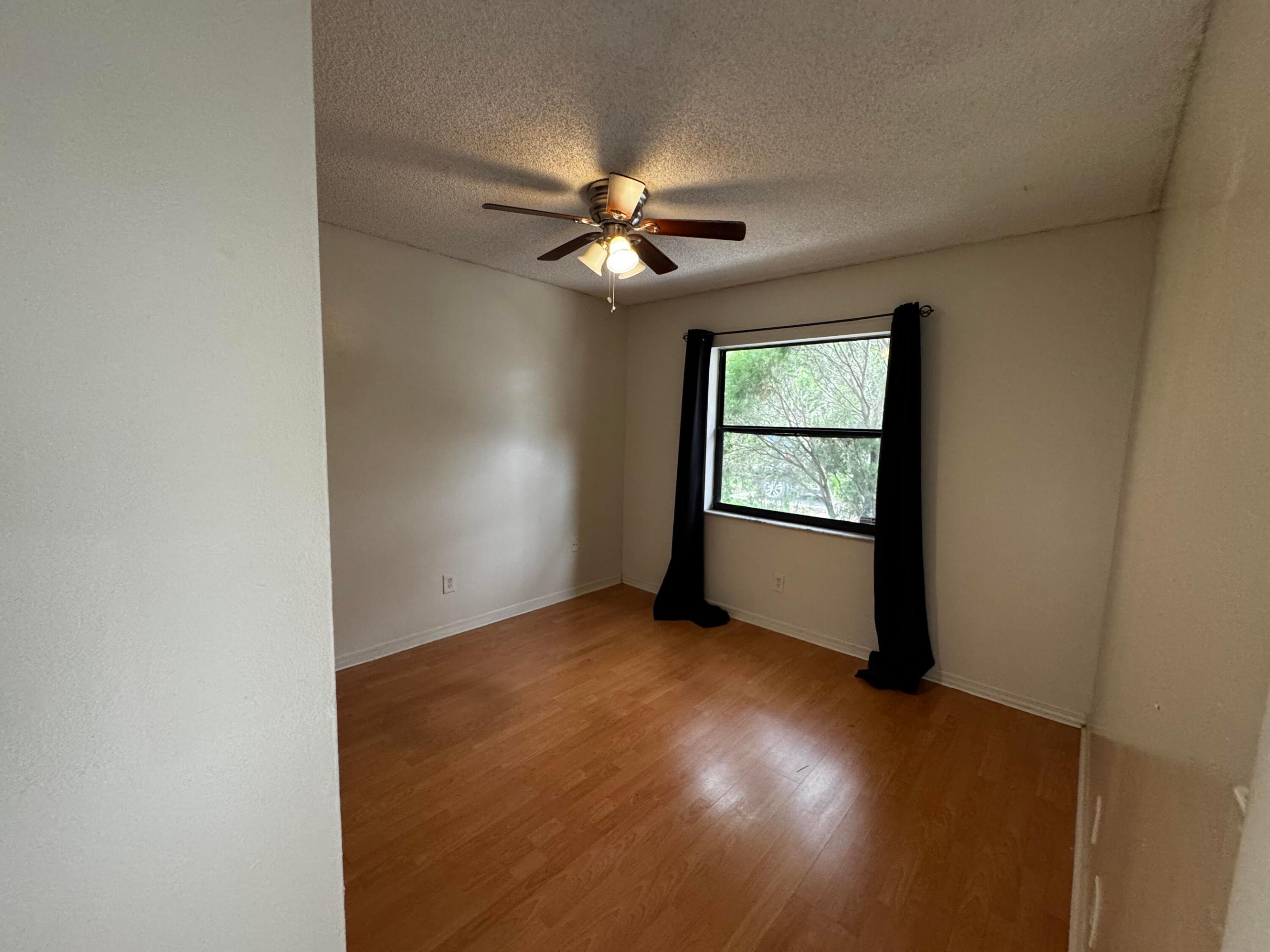 Woodscape Twnhms Condo - Residential Lease