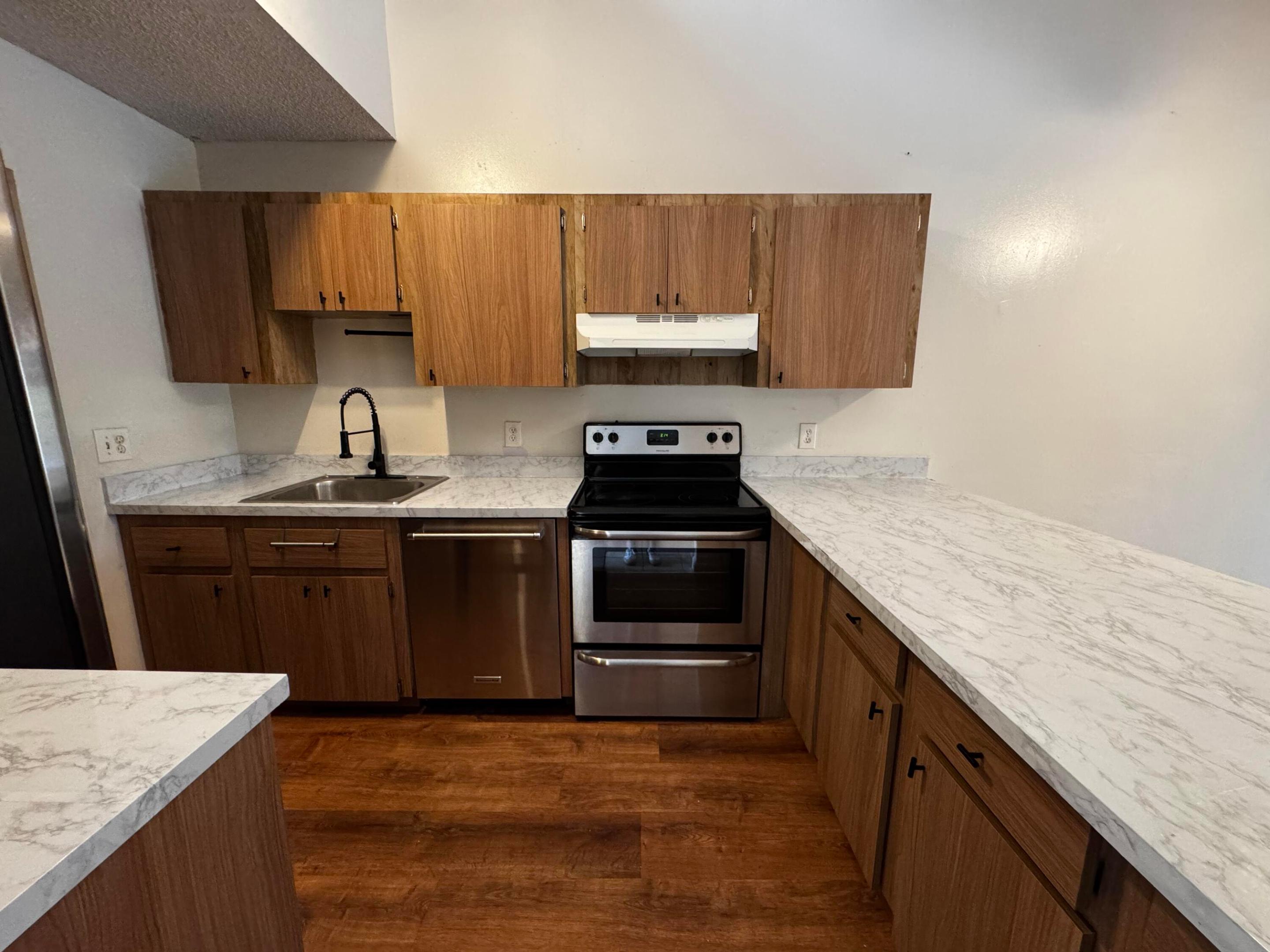 Woodscape Twnhms Condo - Residential Lease