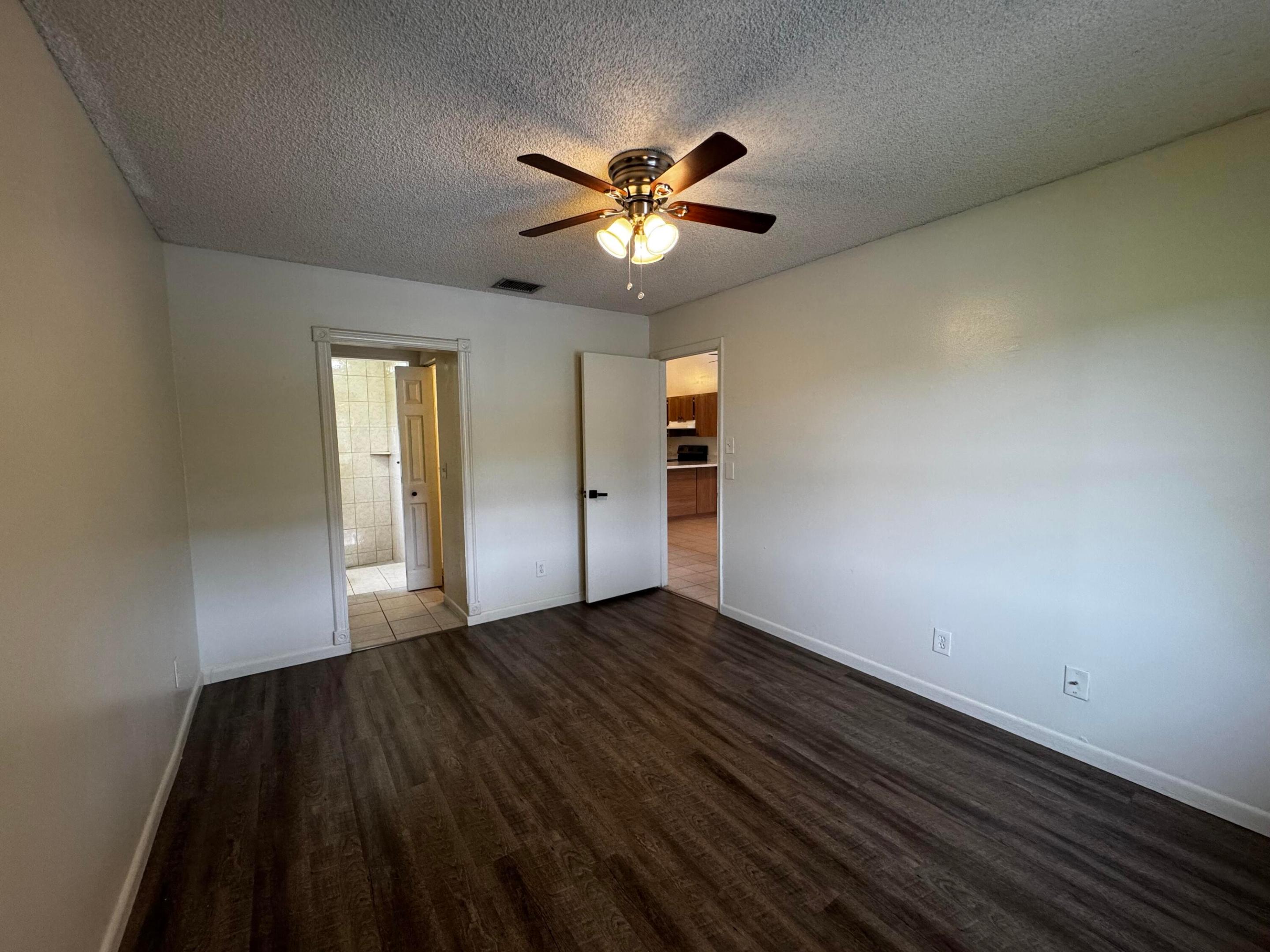 Woodscape Twnhms Condo - Residential Lease