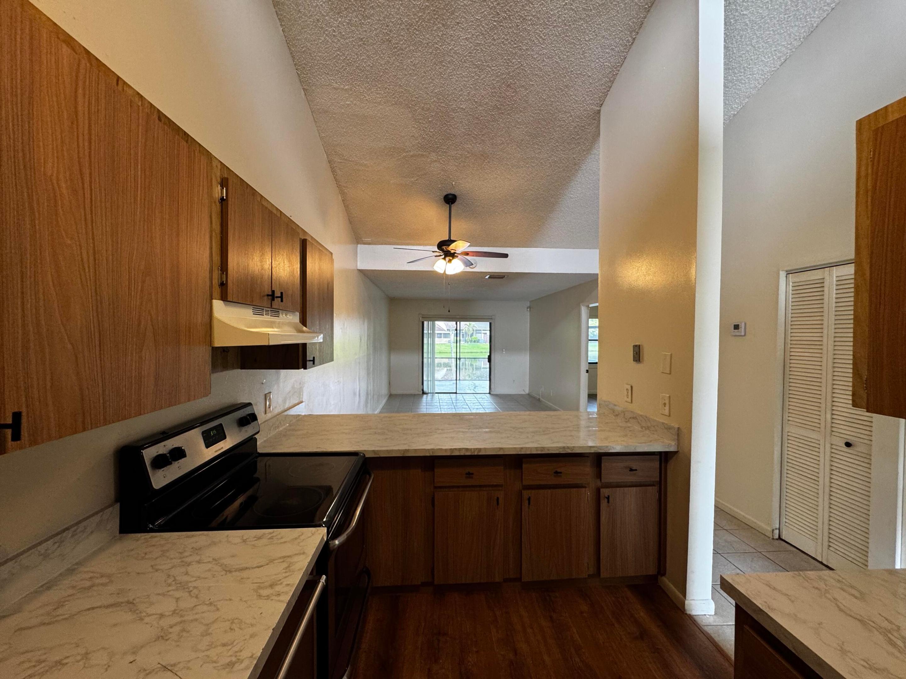 Woodscape Twnhms Condo - Residential Lease