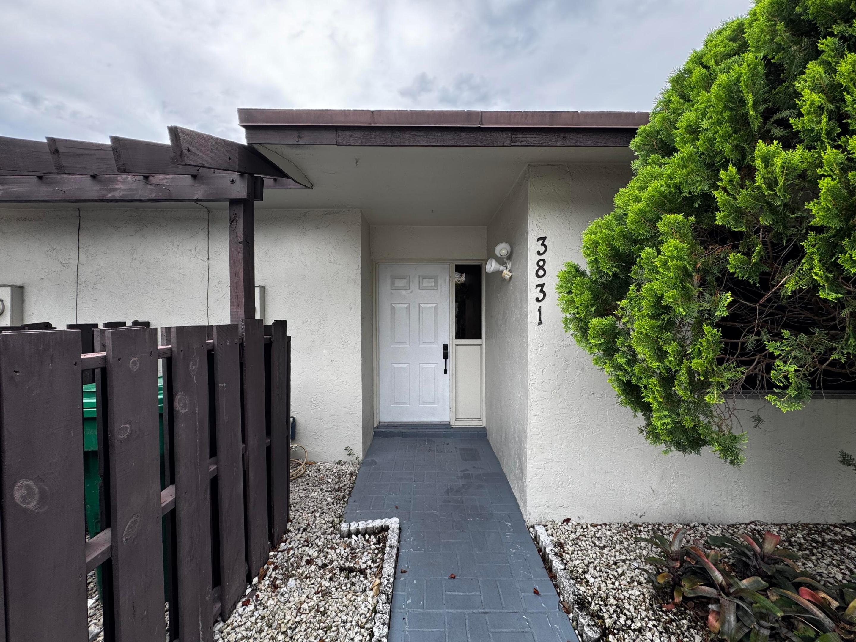 Woodscape Twnhms Condo - Residential Lease