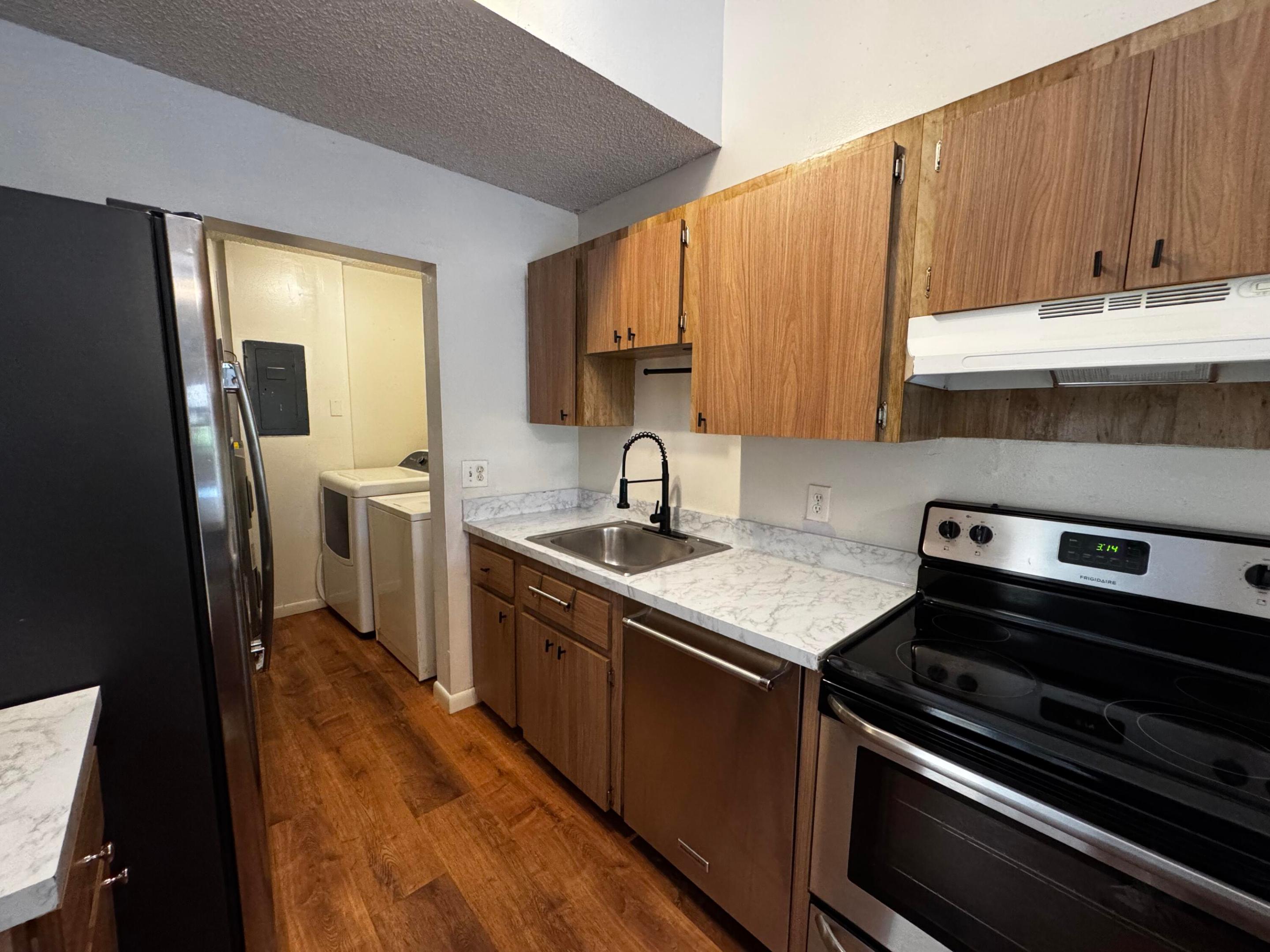 Woodscape Twnhms Condo - Residential Lease