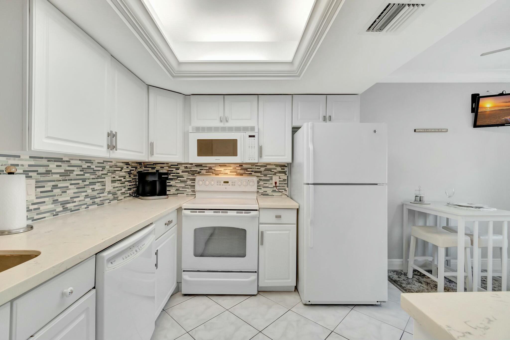 VILLAGES OF ORIOLE DEAUVI - Residential Lease