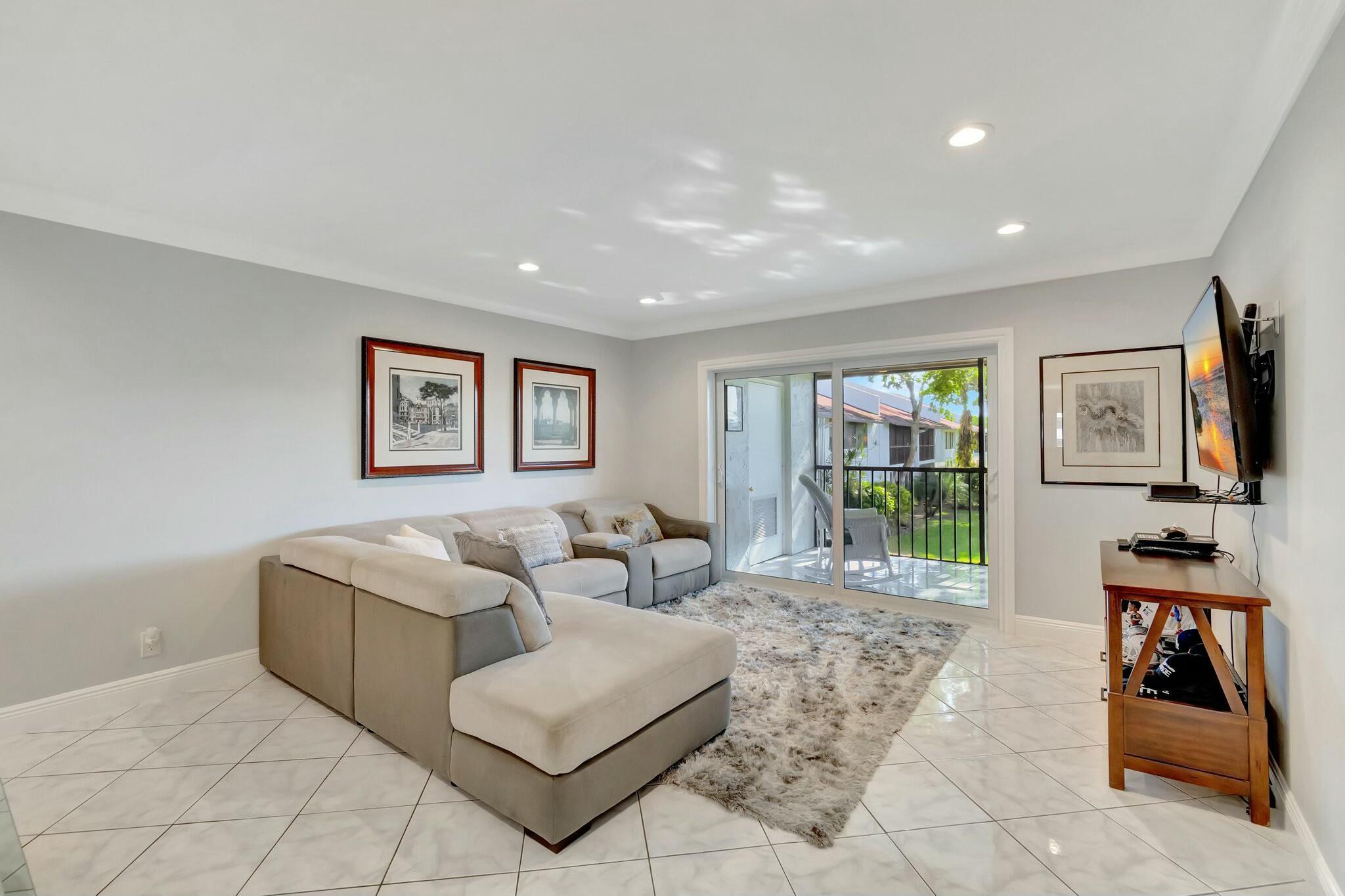 VILLAGES OF ORIOLE DEAUVI - Residential Lease