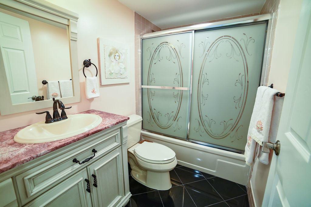 VILLAGES OF ORIOLE DEAUVI - Residential Lease