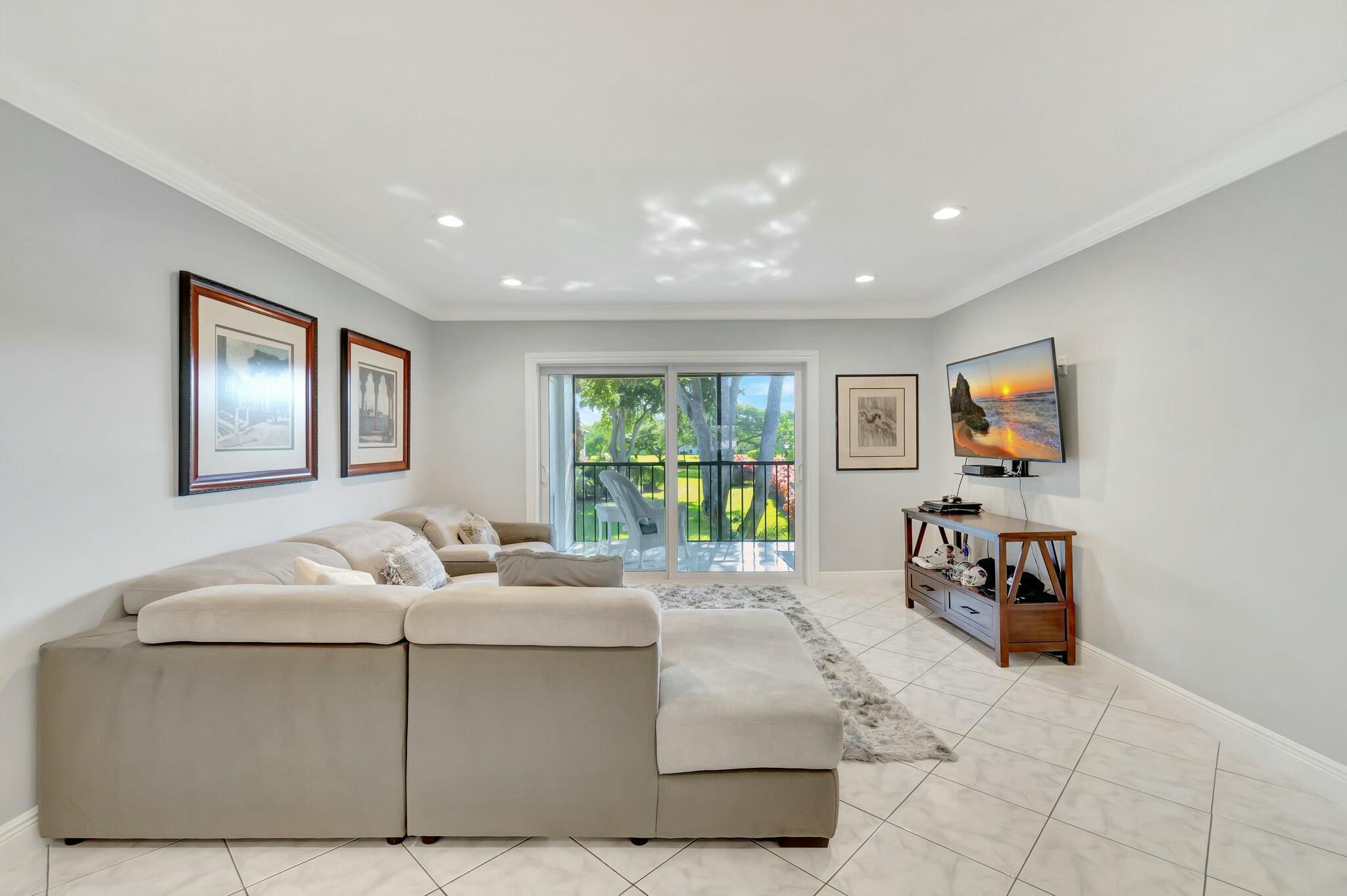 VILLAGES OF ORIOLE DEAUVI - Residential Lease