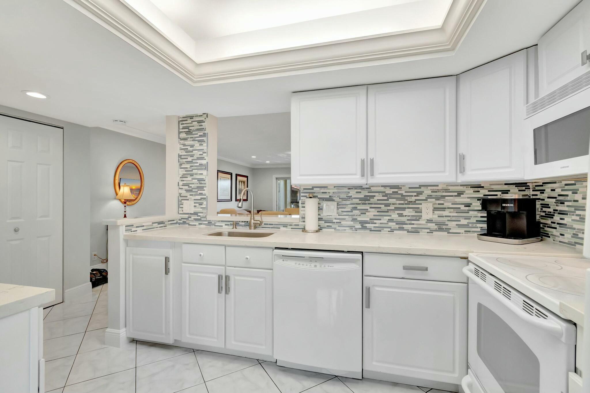 VILLAGES OF ORIOLE DEAUVI - Residential Lease