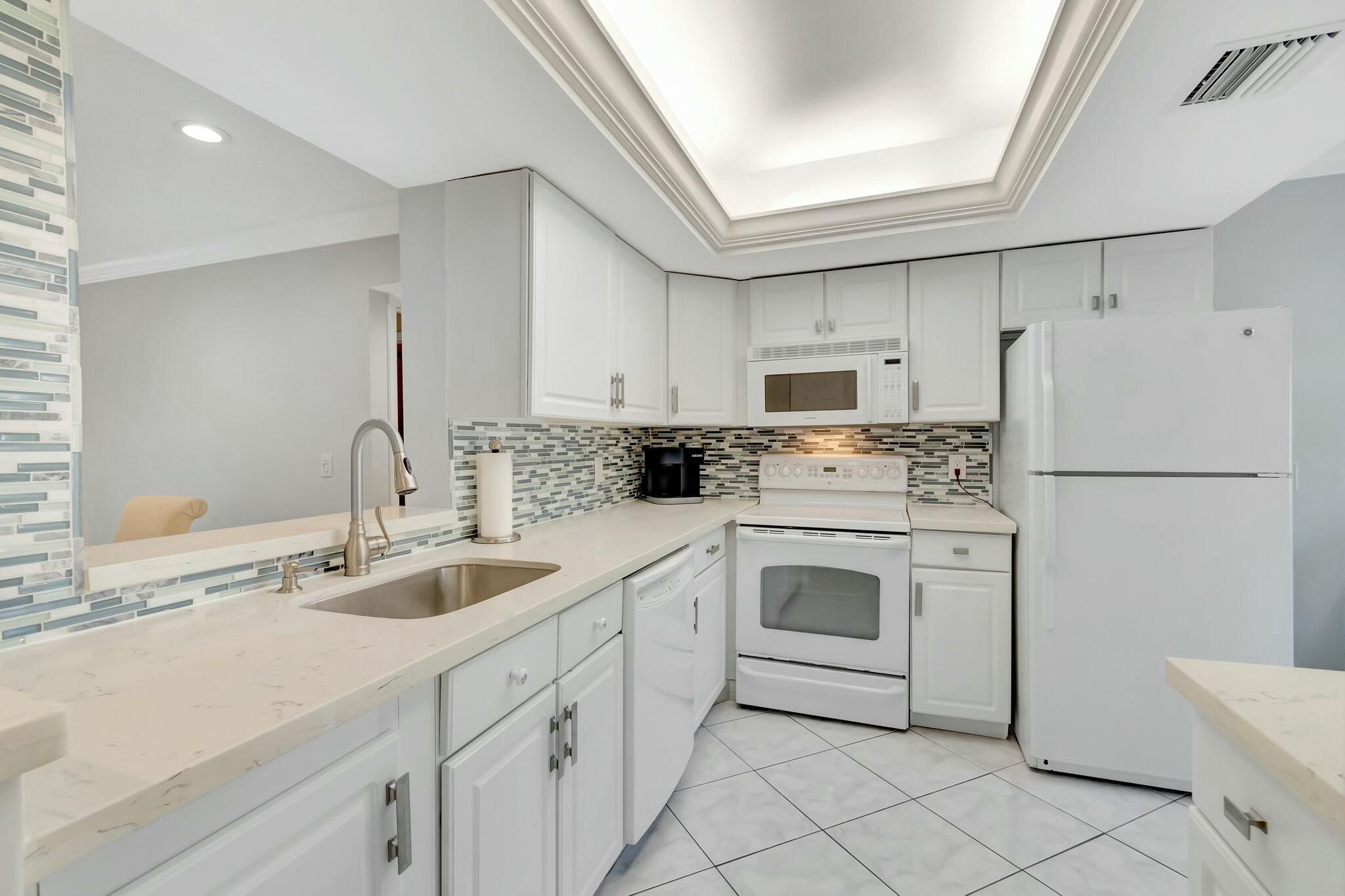 VILLAGES OF ORIOLE DEAUVI - Residential Lease