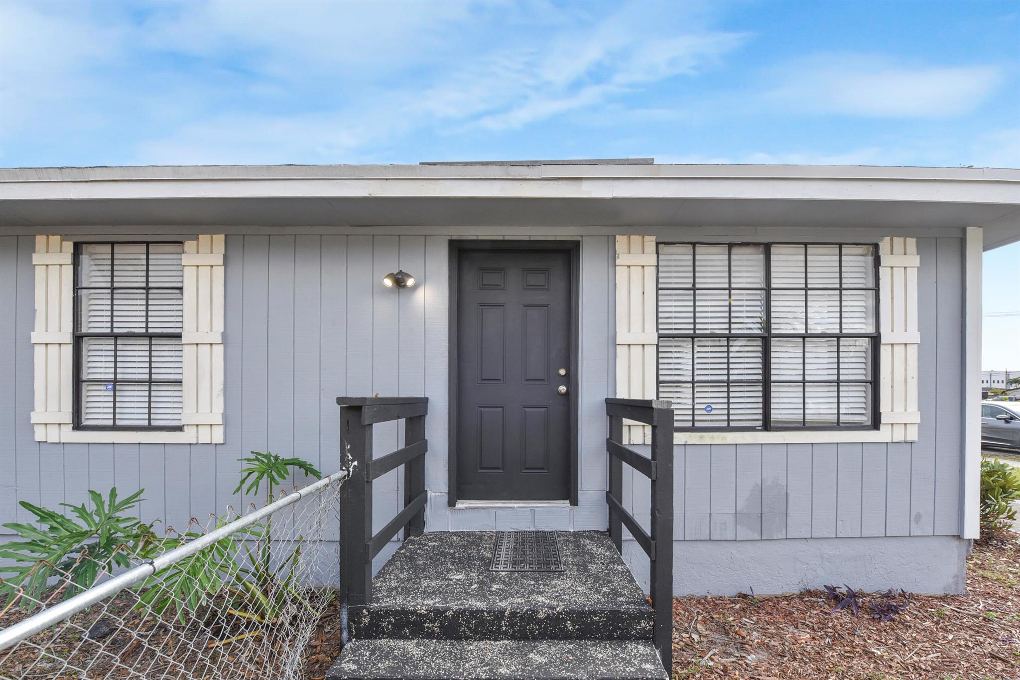 237 SW 11 Avenue