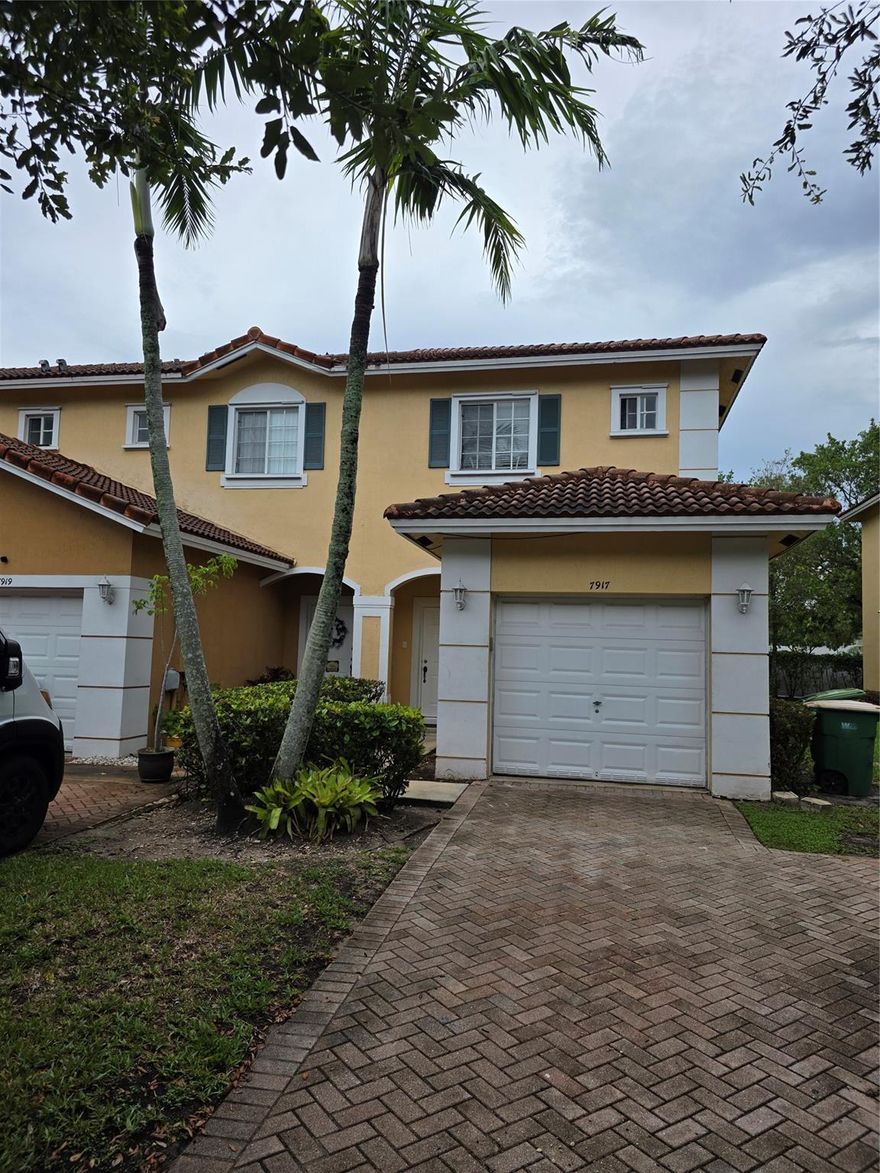 Centrally Located Beautiful, 3 Bedroom 2 and Half bath Townhouse with One car Garage is Up for Rent in the heart of City Of Tamarac. Walking Distance from Publix , Ross , Other Shops and Restaurants. House Features Ceramic Tile and Laminate Flooring Throughout. Stainless Steel Appliances , Washer Dryer and A Car Garage. There is a back yard that could be used for BBQ.