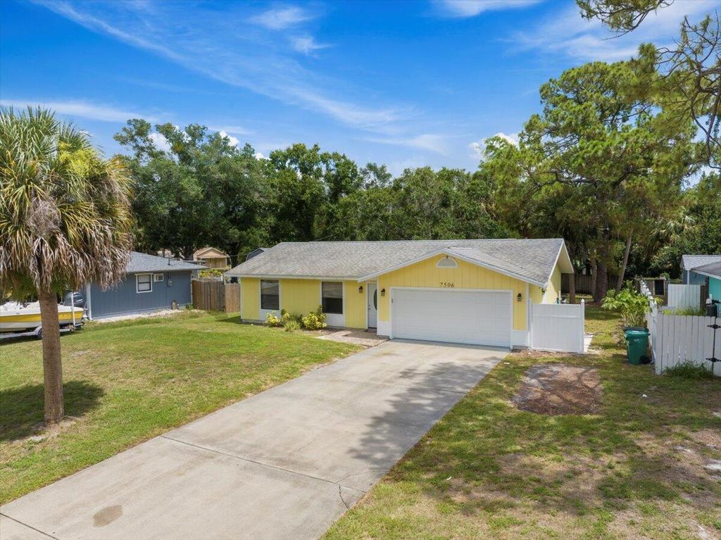 Photo of 7506 Winter Garden Parkway, Fort Pierce, FL 34951 (MLS # R11103561)