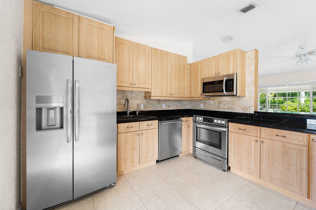 Photo of 10826 N 151st Lane, Jupiter, FL 33478 (MLS # R11071985)