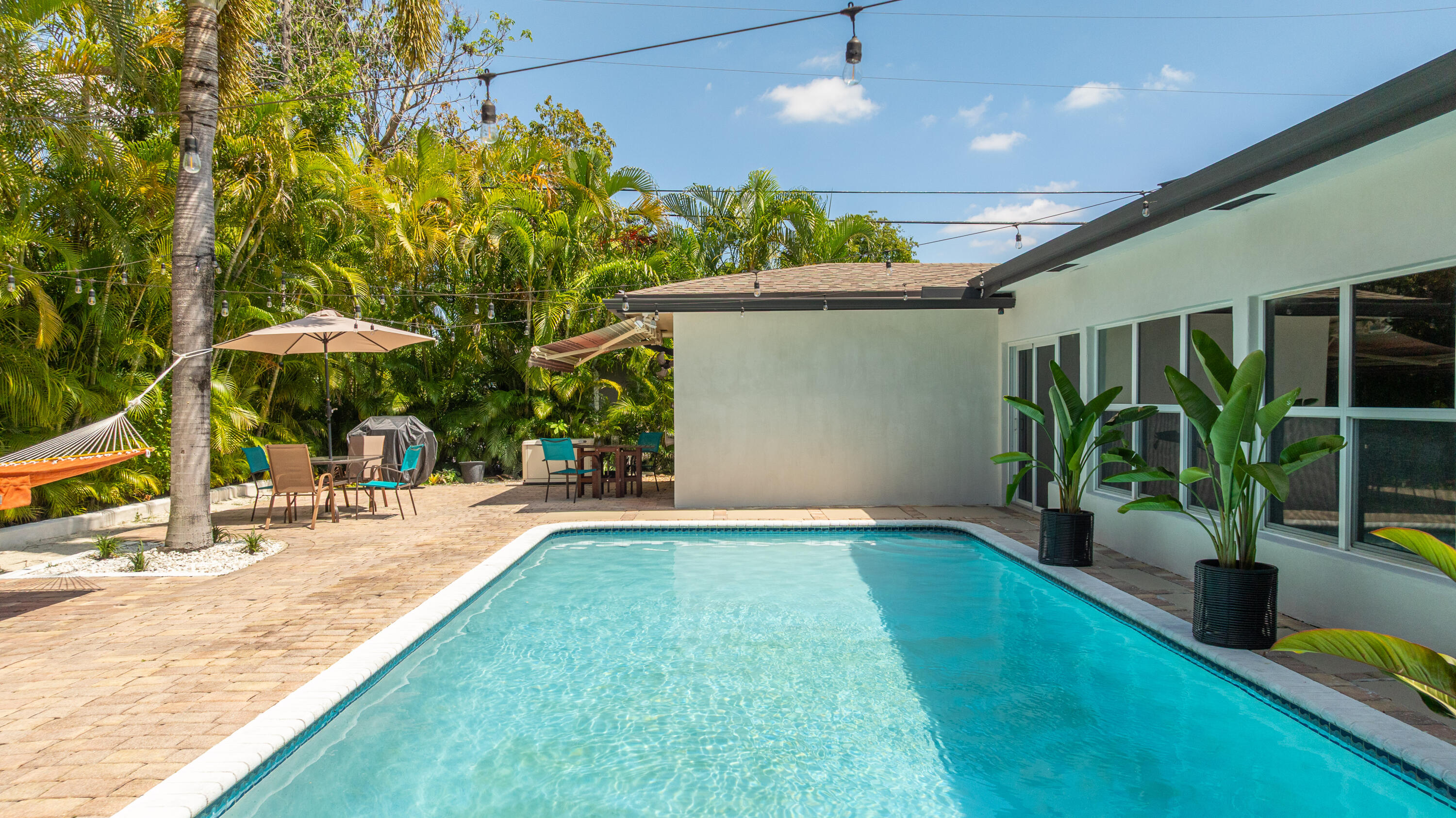 MIRROR LAKE ESTATES SEC SIX - Residential