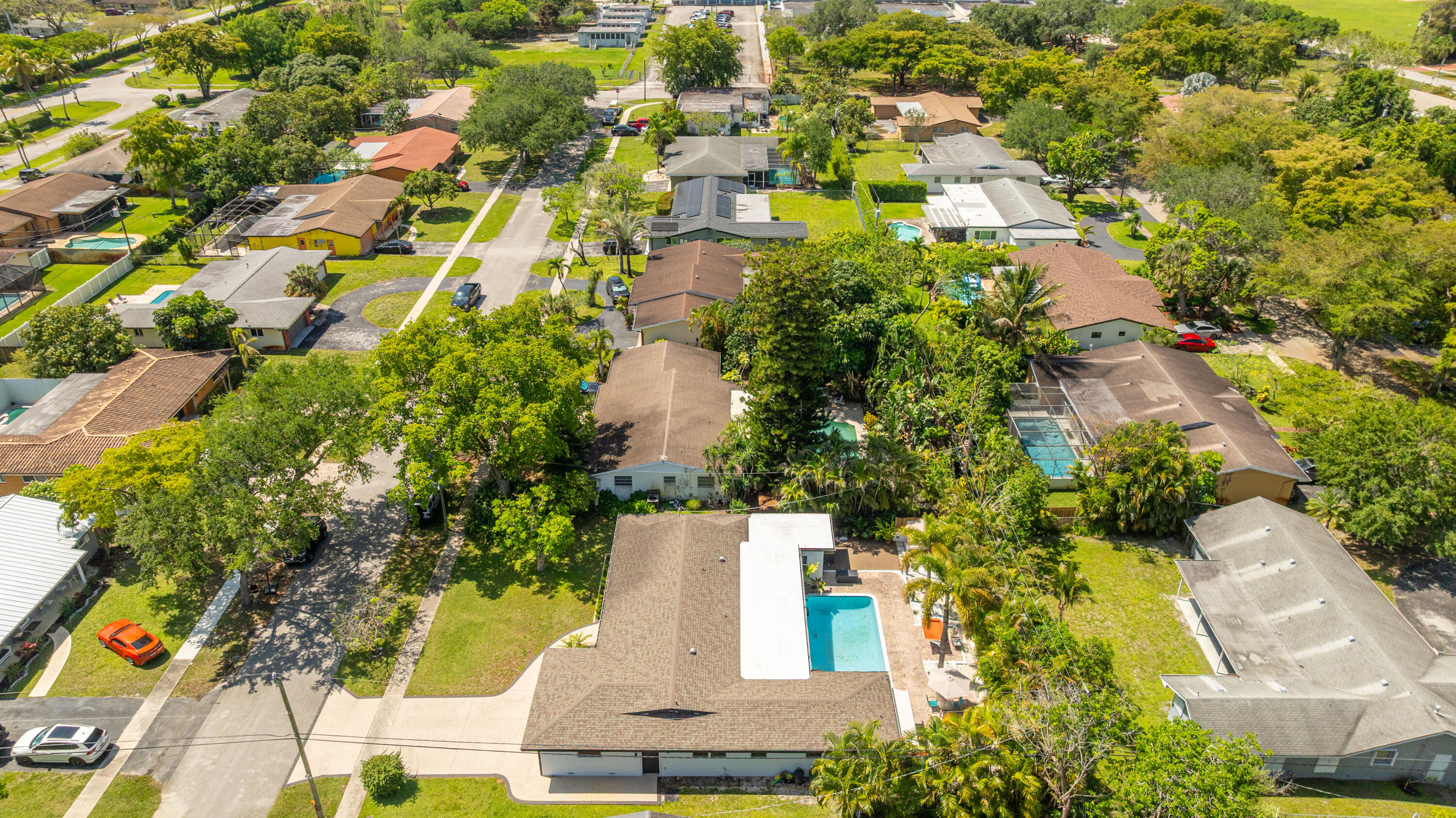 MIRROR LAKE ESTATES SEC SIX - Residential