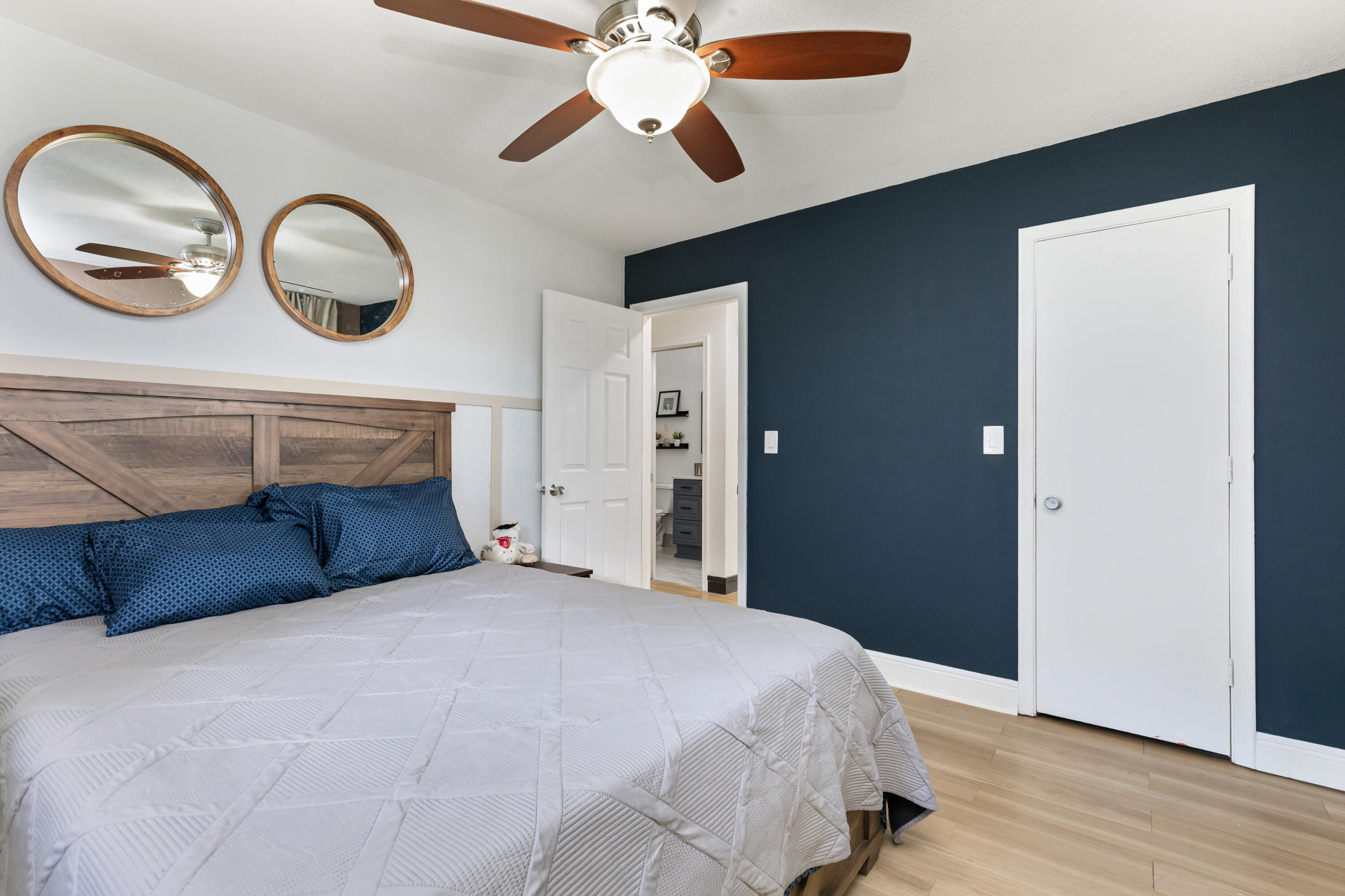 MIRROR LAKE ESTATES SEC SIX - Residential
