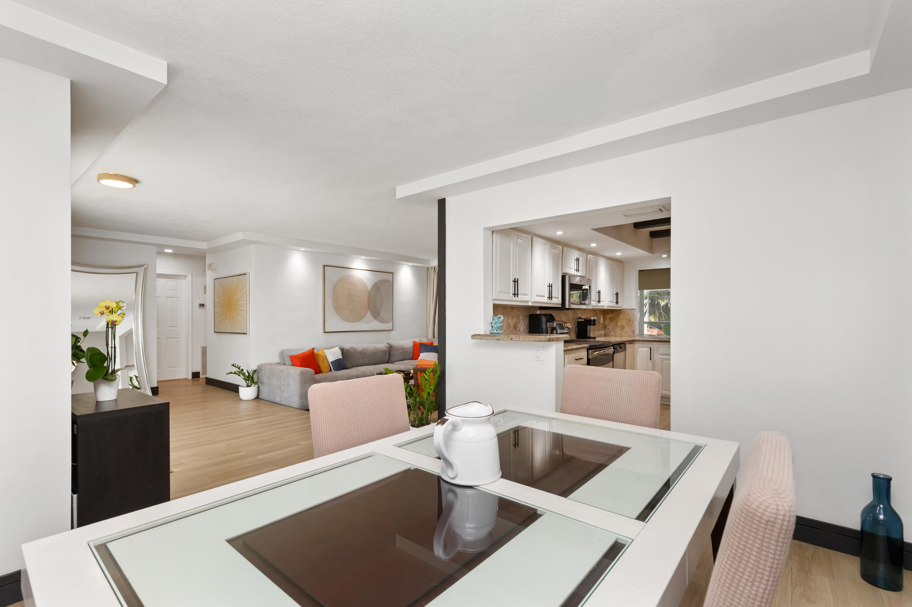 MIRROR LAKE ESTATES SEC SIX - Residential