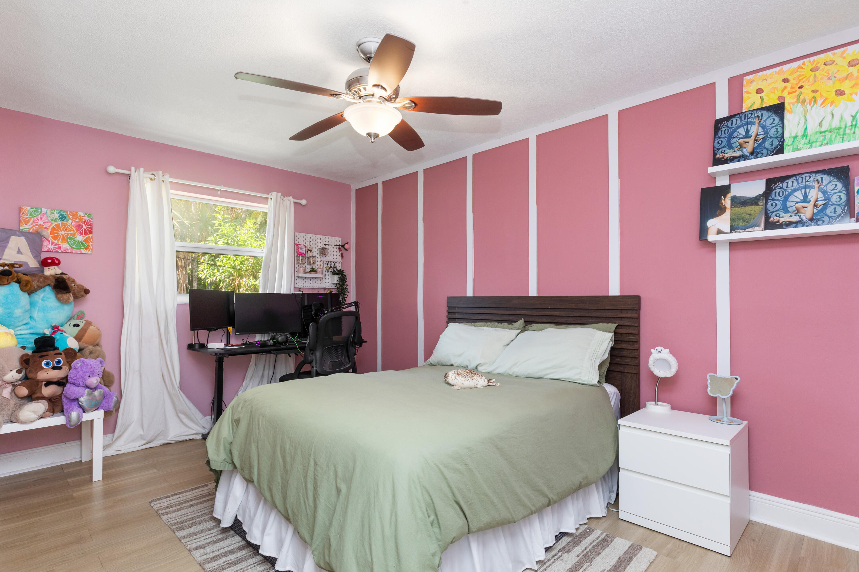 MIRROR LAKE ESTATES SEC SIX - Residential