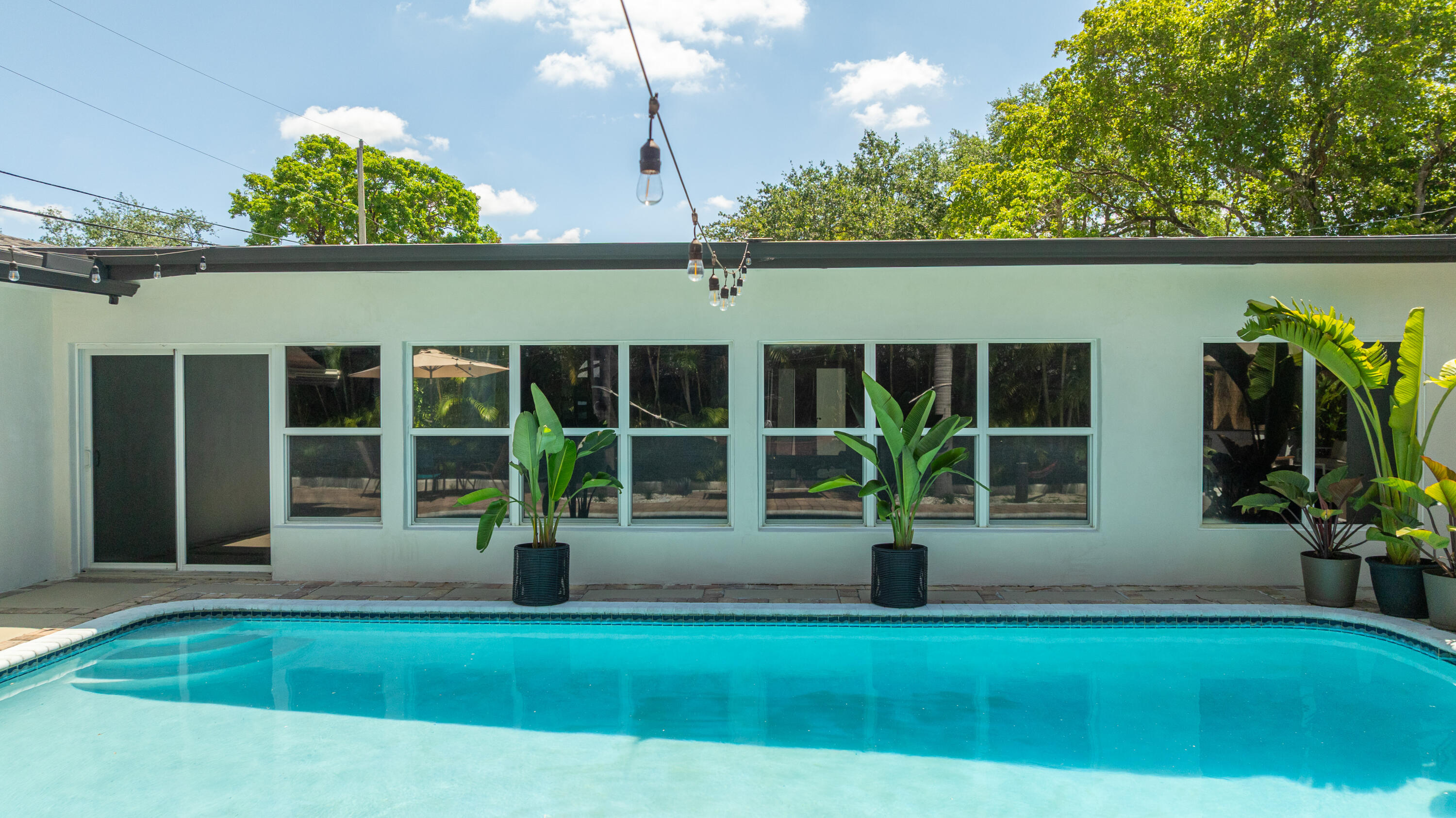 MIRROR LAKE ESTATES SEC SIX - Residential