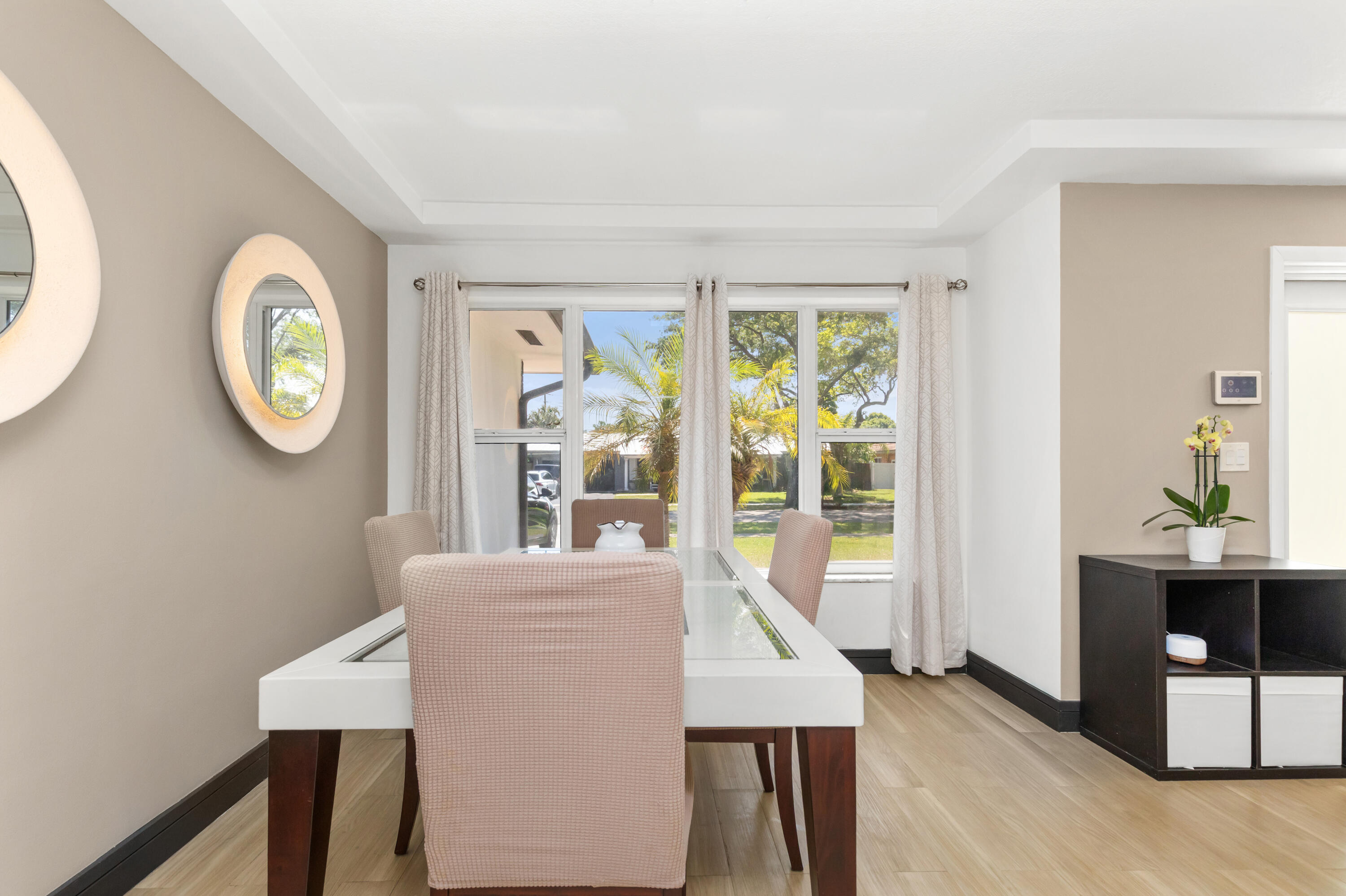 MIRROR LAKE ESTATES SEC SIX - Residential