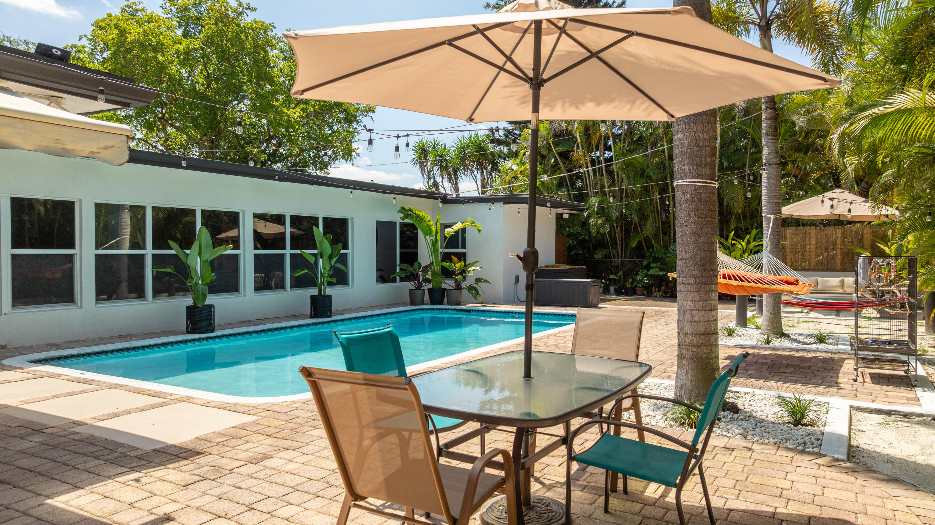 MIRROR LAKE ESTATES SEC SIX - Residential