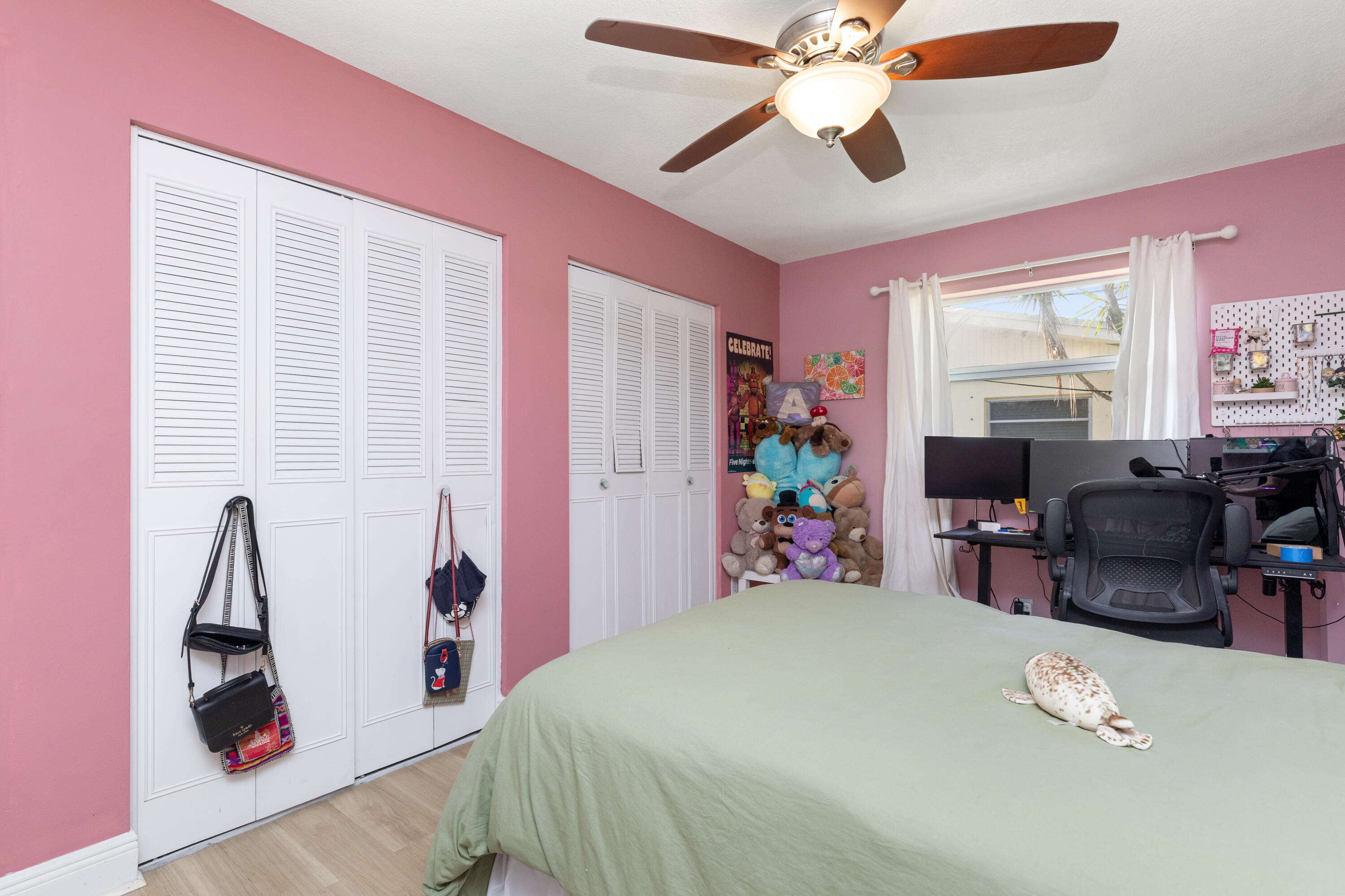 MIRROR LAKE ESTATES SEC SIX - Residential
