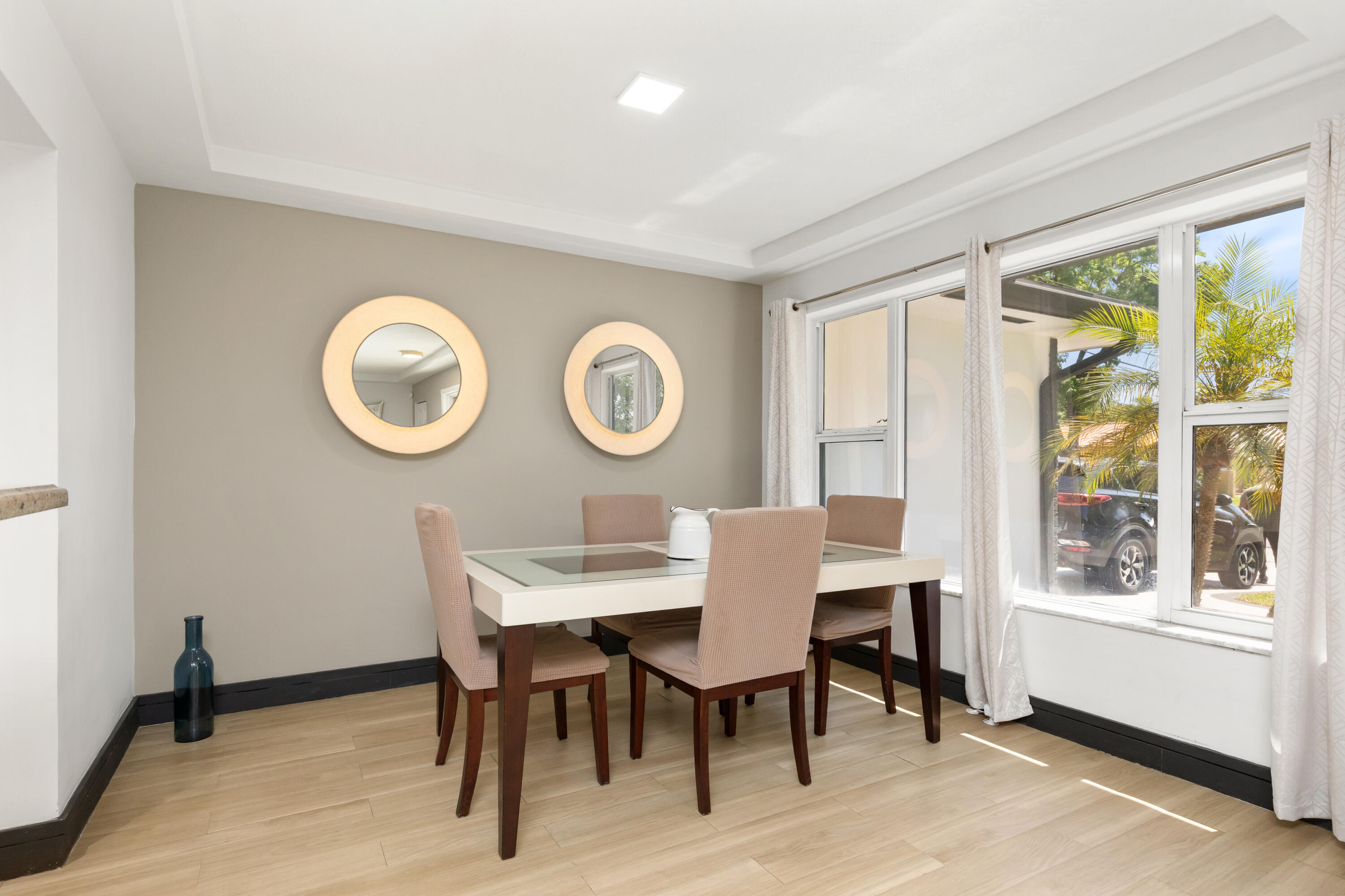 MIRROR LAKE ESTATES SEC SIX - Residential