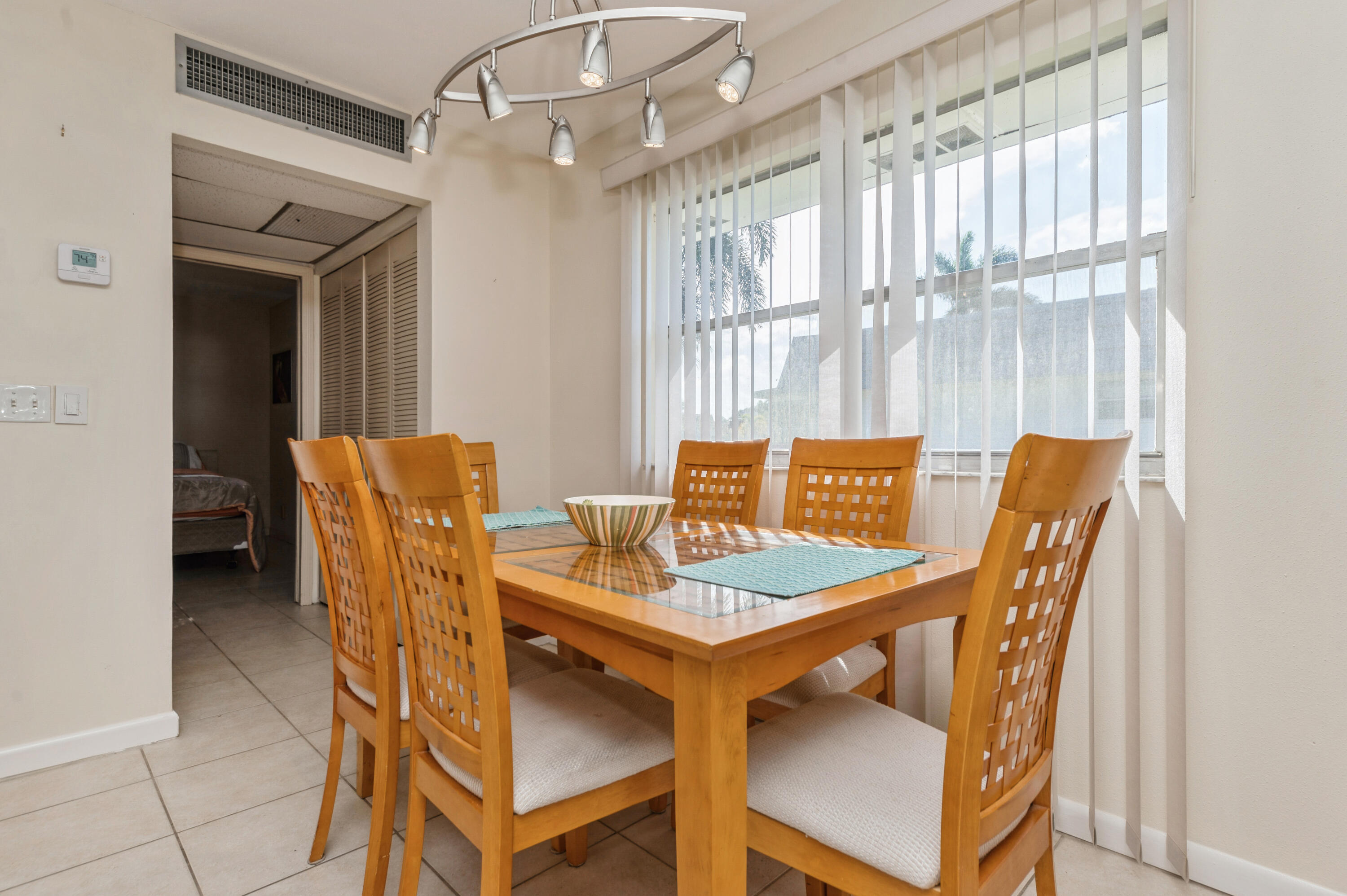 KINGS POINT - Residential Lease