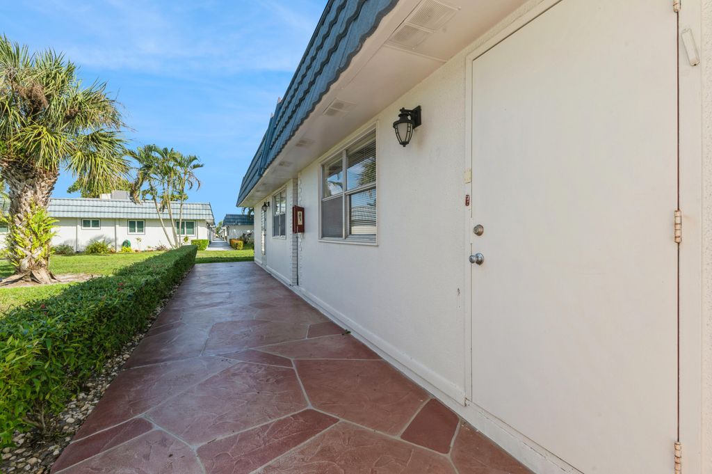 Photo of 98 Waterford E #E, Delray Beach, FL 33446 (MLS # R11162234)