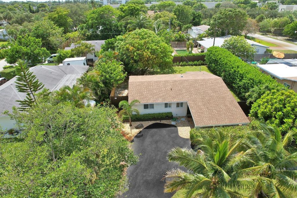 Photo of 4755 NE 5th Avenue, Boca Raton, FL 33431 (MLS # R11103423)