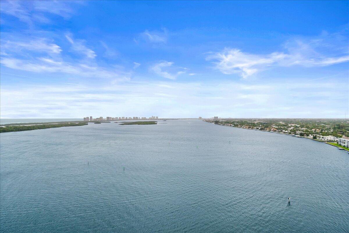 OLD PORT COVE LAKE POINT TOWER CONDO - Residential