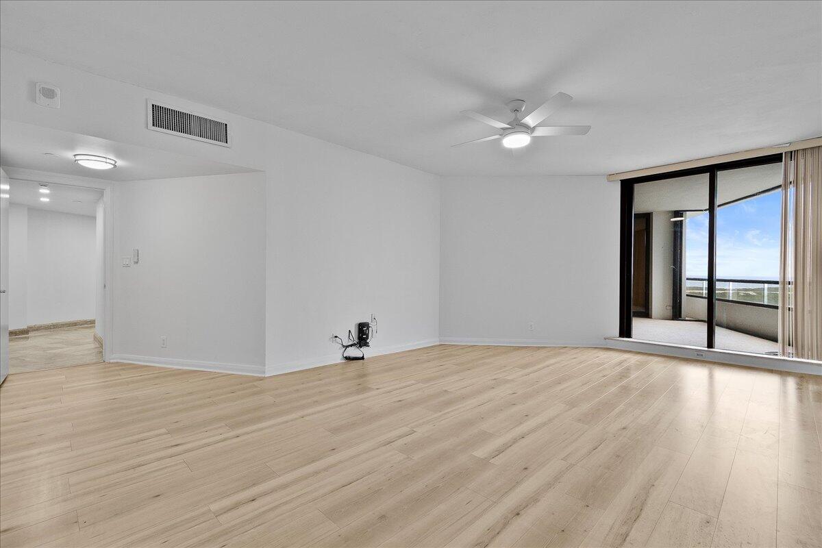 OLD PORT COVE LAKE POINT TOWER CONDO - Residential