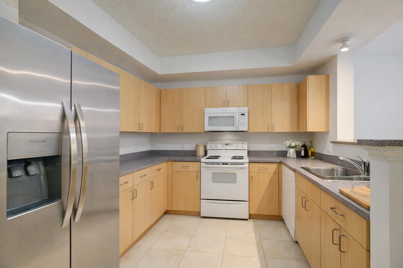 SOLE AT FORT LAUDERDALE CONDO - Residential Lease