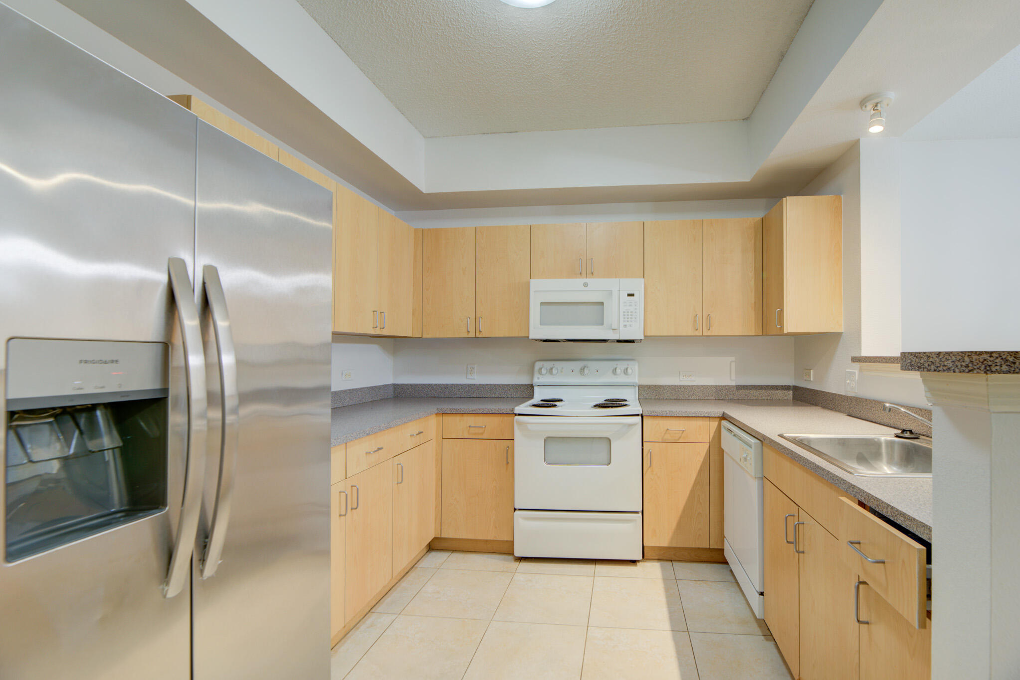 SOLE AT FORT LAUDERDALE CONDO - Residential Lease