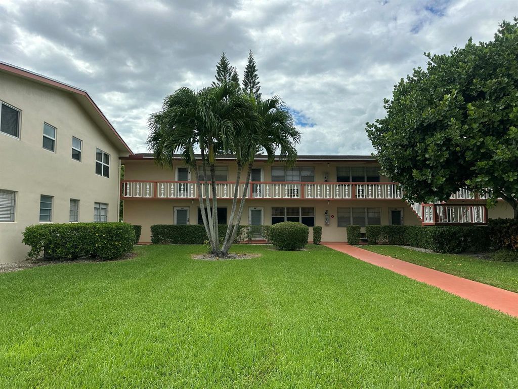 Photo of 193 Chatham J, West Palm Beach, FL 33417 (MLS # R11133336)