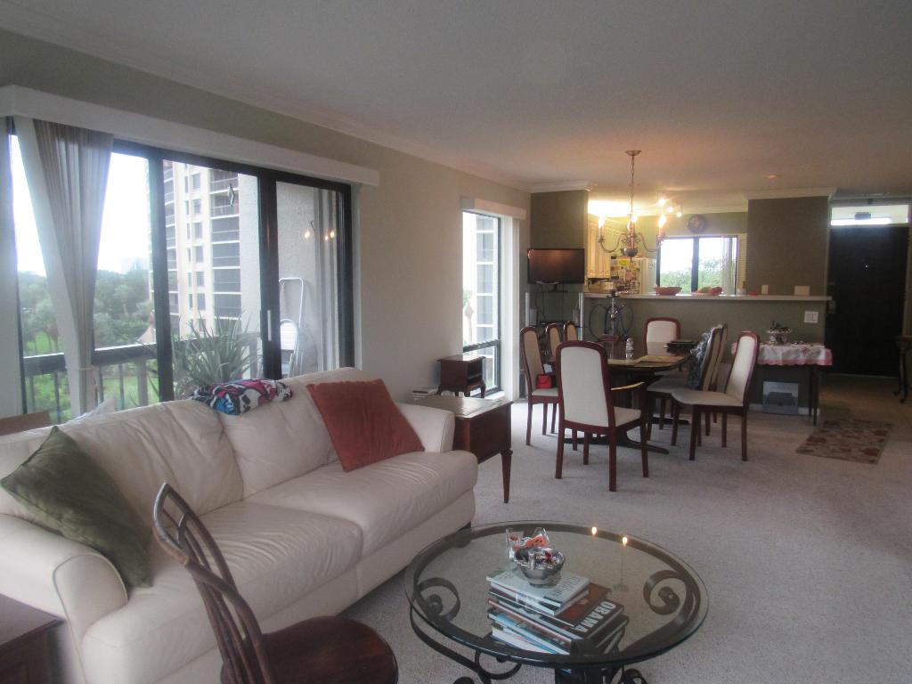 LANDS OF THE PRESIDENT CONDO 8 - Residential