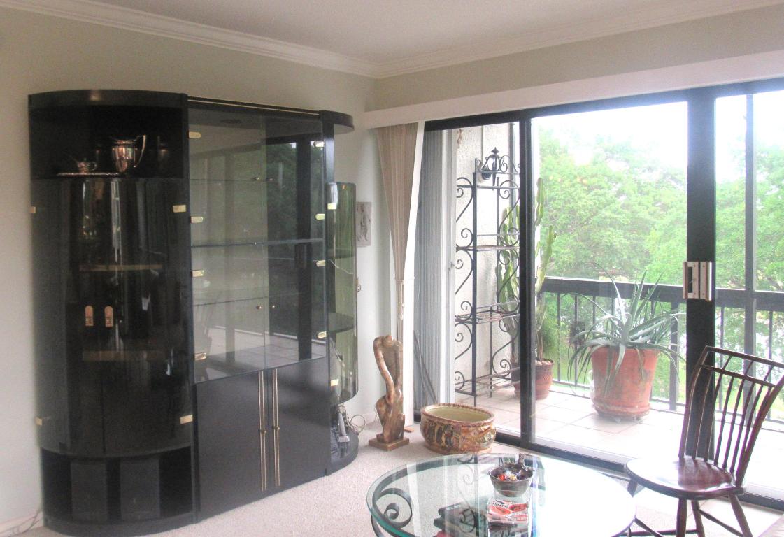 LANDS OF THE PRESIDENT CONDO 8 - Residential