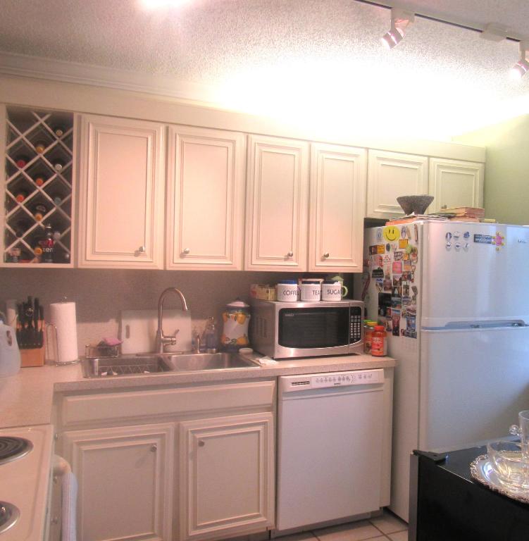 LANDS OF THE PRESIDENT CONDO 8 - Residential