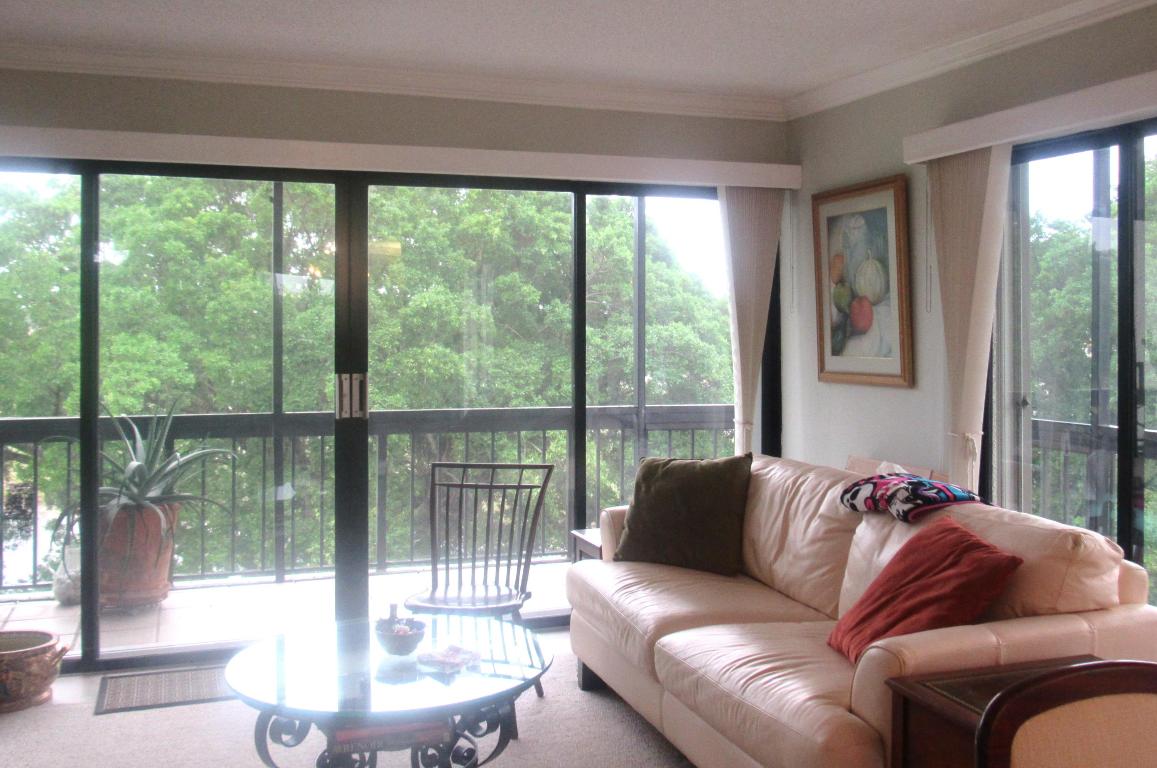 LANDS OF THE PRESIDENT CONDO 8 - Residential