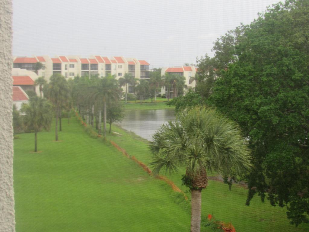 LANDS OF THE PRESIDENT CONDO 8 - Residential