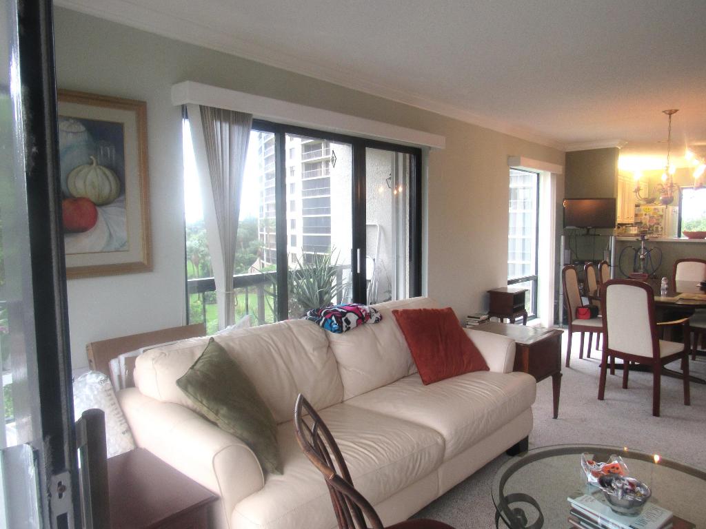 LANDS OF THE PRESIDENT CONDO 8 - Residential