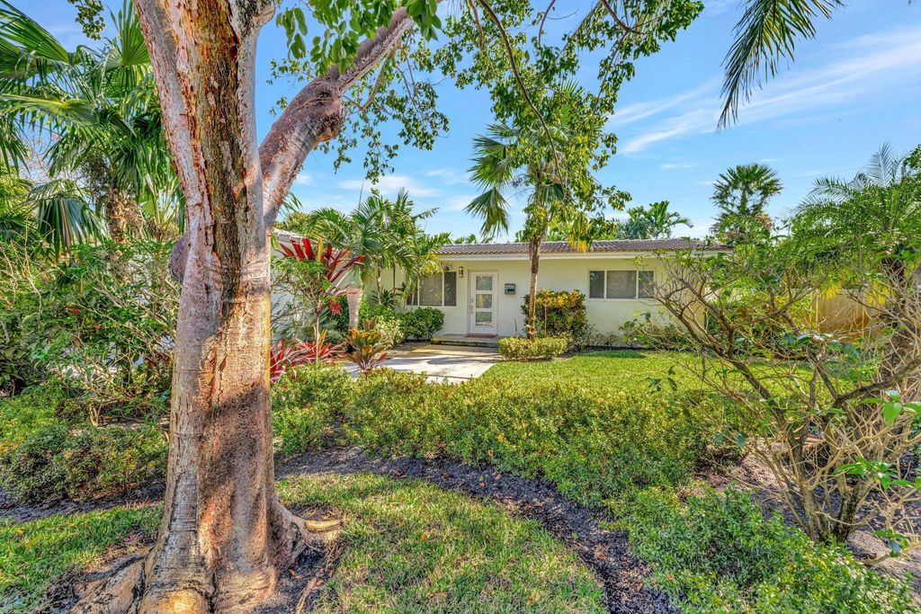 Photo of 2724 NE 1st Avenue, Wilton Manors, FL 33334 (MLS # R11066840)