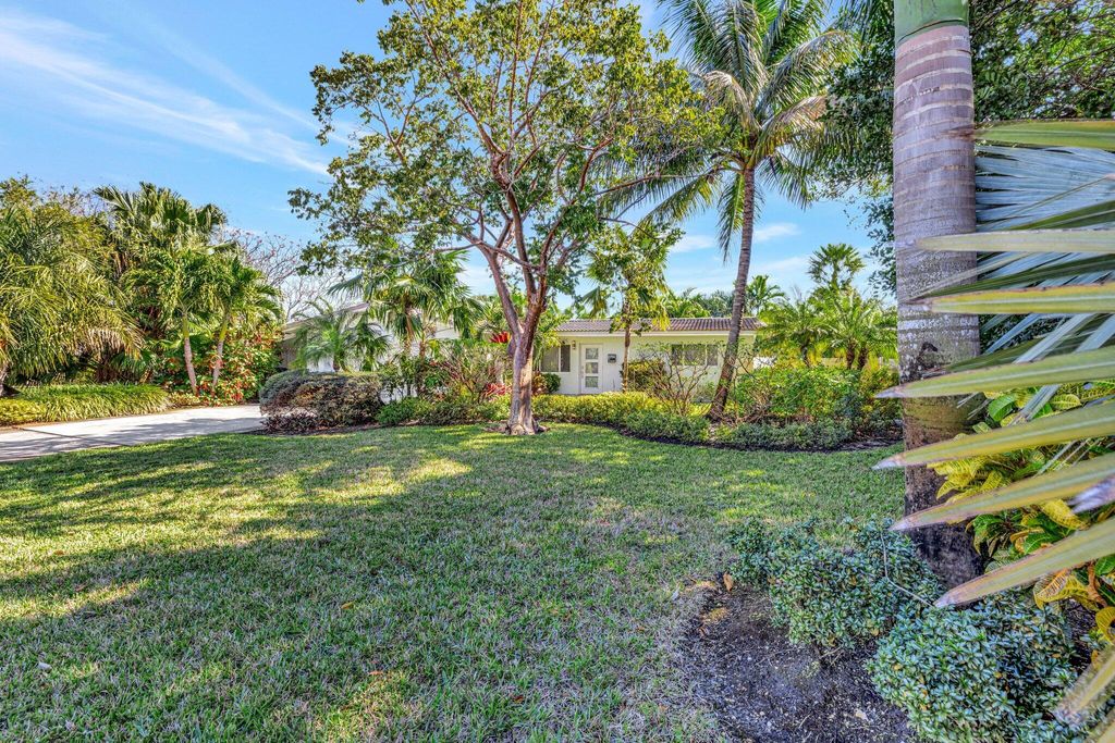 Photo of 2724 NE 1st Avenue, Wilton Manors, FL 33334 (MLS # R11066840)