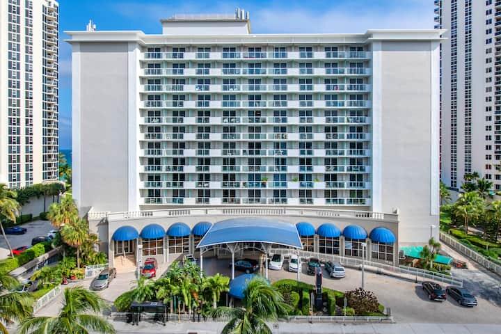 THE AVENTURA BEACH CLUB - Residential