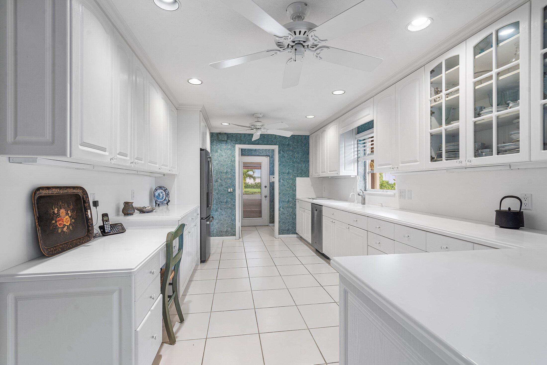 4527 Sanderling Circle W