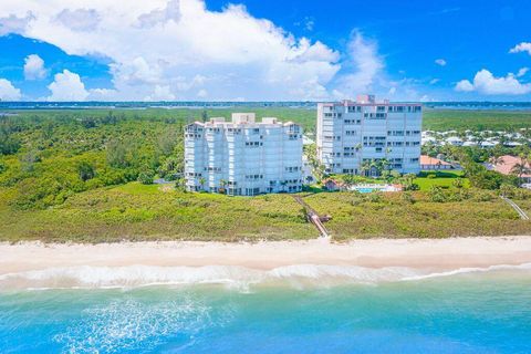 A home in Hutchinson Island