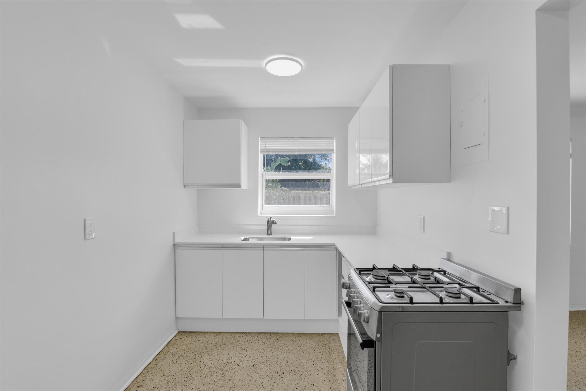 LAKE WORTH TOWN OF - Residential Lease