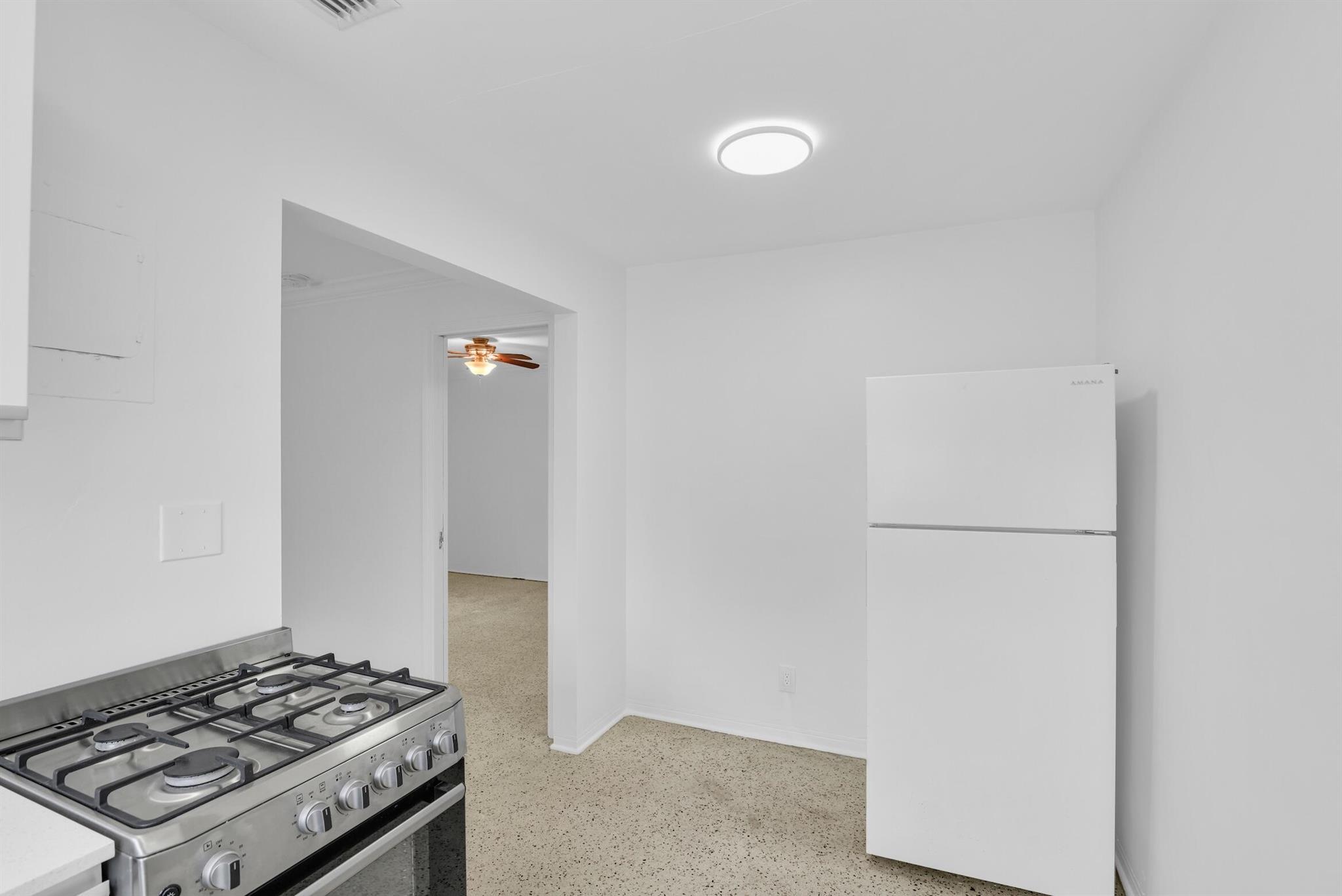 LAKE WORTH TOWN OF - Residential Lease