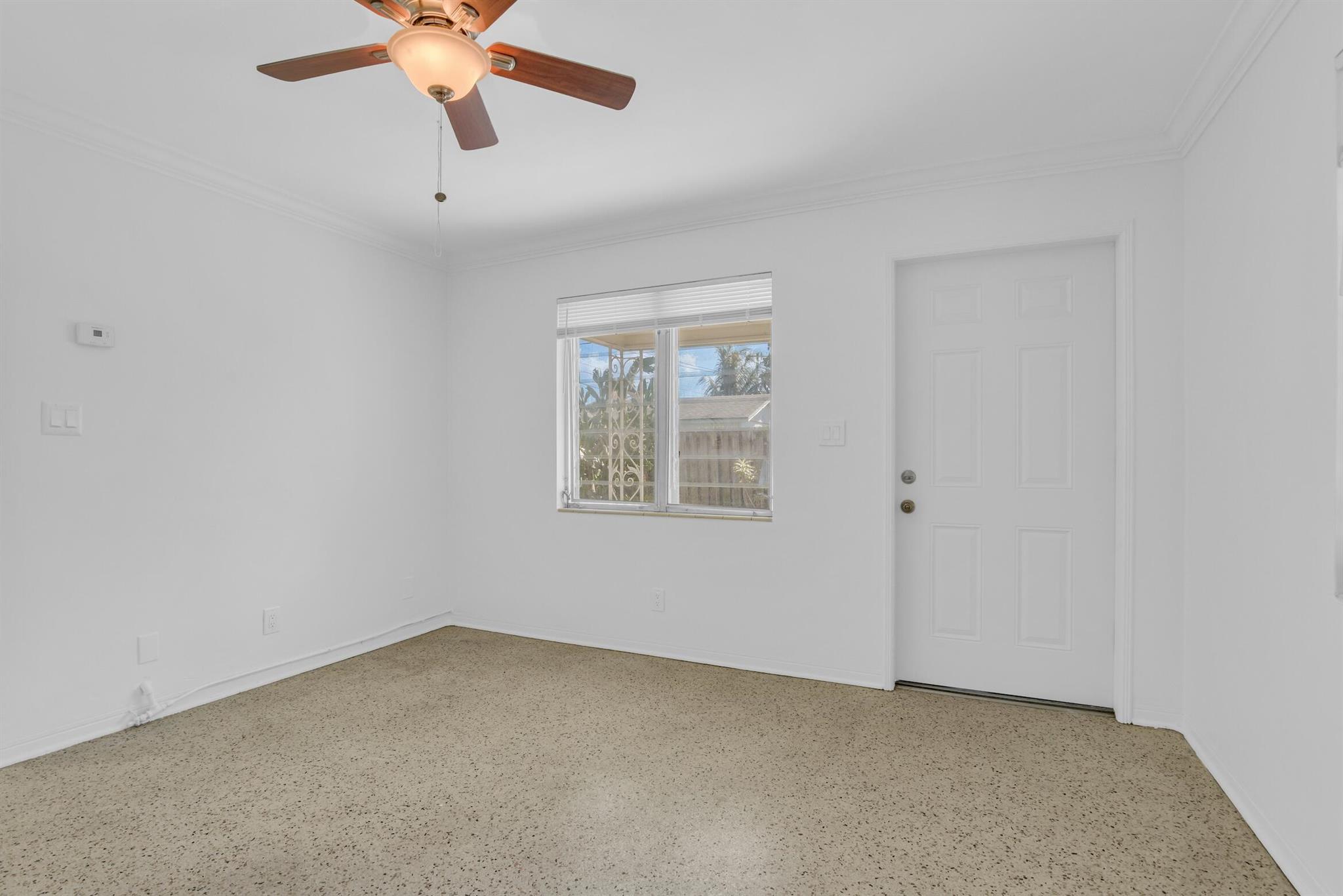 LAKE WORTH TOWN OF - Residential Lease